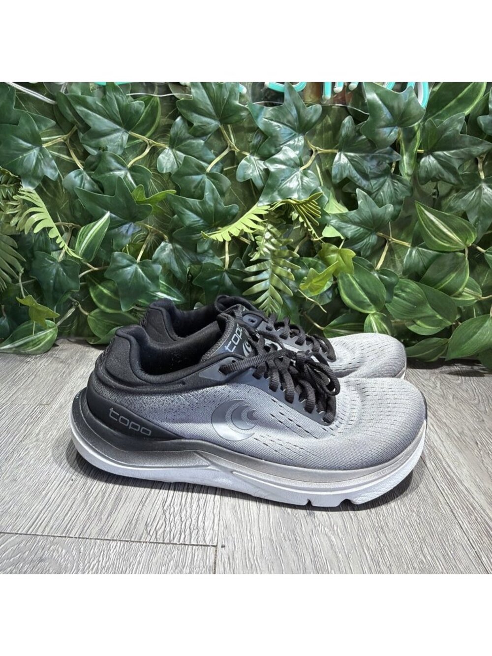 Topo Athletic Magnifly 5 Shoes Womens Size 6.5  Charcoal Black Running Sneakers